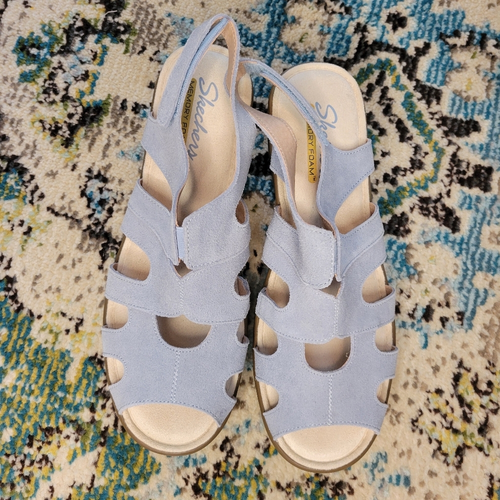 NWOB Skechers Memory Foam Baby Blue Platform Strappy Leather Sandals, Size‎ 10